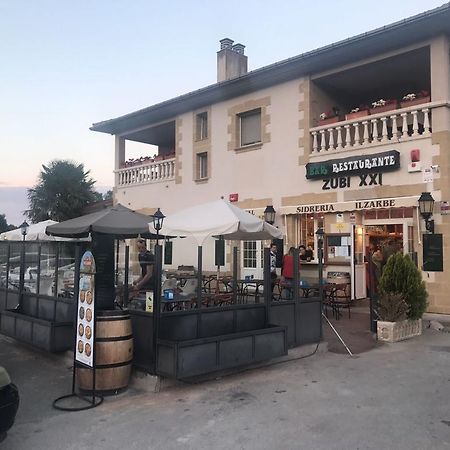 Hostal Zubi XXI Puente La Reina Exterior photo